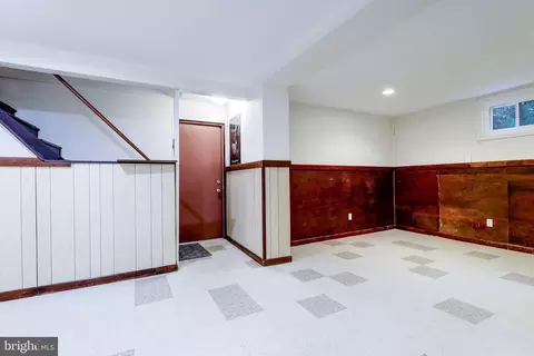 Entry Way - 709 Brantford Ave, Silver Spring, MD 20904 photo 4 of 4