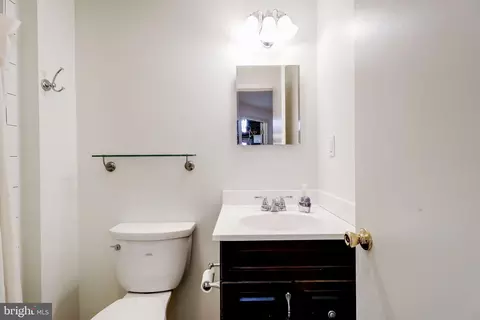 Bath - 709 Brantford Ave, Silver Spring, MD 20904 photo 8 of 10