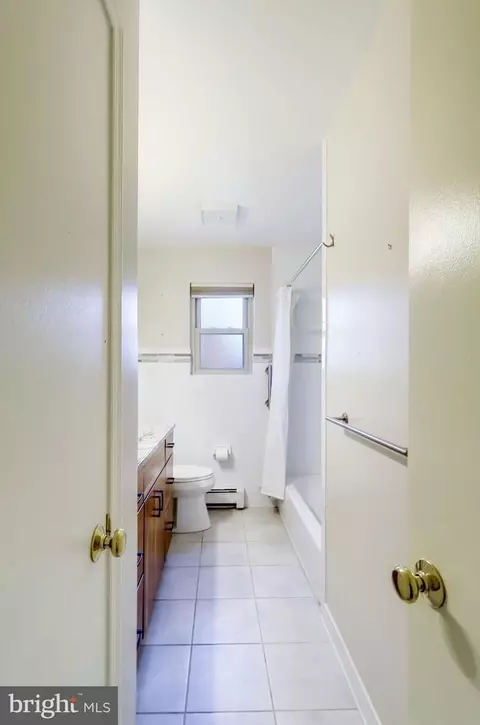 Bath - 709 Brantford Ave, Silver Spring, MD 20904 photo 3 of 10