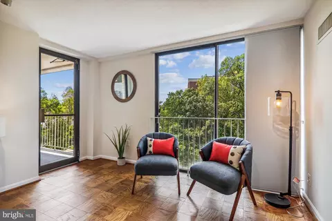 Living - 2100 Washington Ave #8-D, Silver Spring, MD 20910 photo 6 of 6