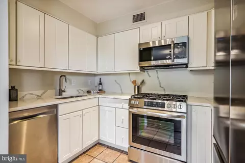 Kitchen - 2100 Washington Ave #8-D, Silver Spring, MD 20910 photo 4 of 4