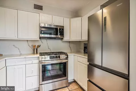 Kitchen - 2100 Washington Ave #8-D, Silver Spring, MD 20910 photo 1 of 4
