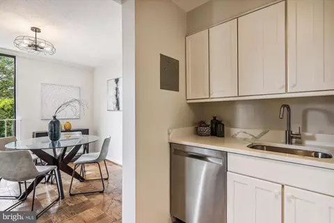 Kitchen - 2100 Washington Ave #8-D, Silver Spring, MD 20910 photo 2 of 4