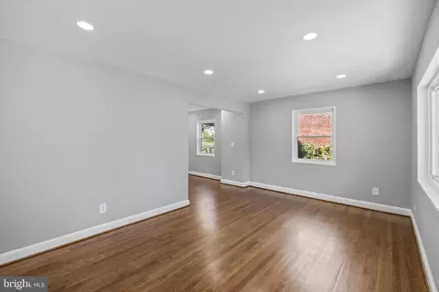 1621 Belvedere Blvd, Silver Spring, MD 20902 photo 3