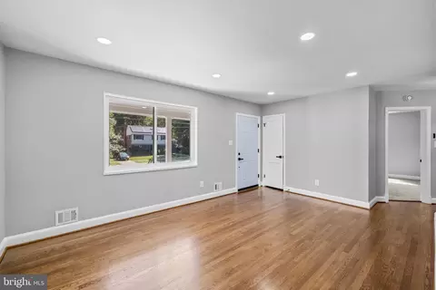 1621 Belvedere Blvd, Silver Spring, MD 20902 photo 5