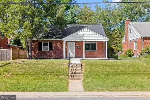 1621 Belvedere Blvd, Silver Spring, MD 20902 photo 2