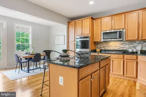 1508 Regent Manor Ct, Silver Spring, MD 20904 photo 9