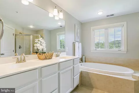 1508 Regent Manor Ct, Silver Spring, MD 20904 photo 22