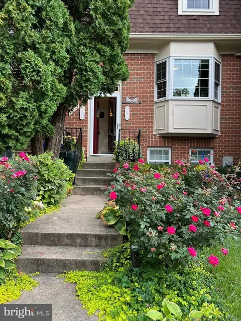 5612 Hogenhill Ter, Rockville, MD 20853