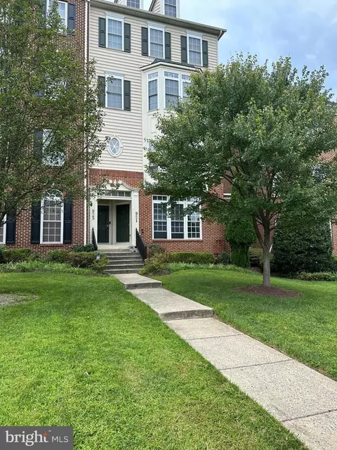 921 Hidden Marsh St #921, Gaithersburg, MD 20877