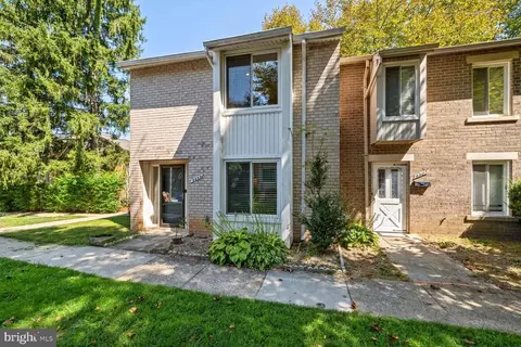 9509 Marston Ln, Gaithersburg, MD 20886