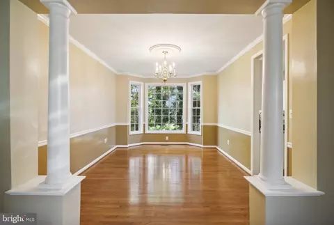 Entry Way - 13129 Venetian Rd, Silver Spring, MD 20904 photo 2 of 4