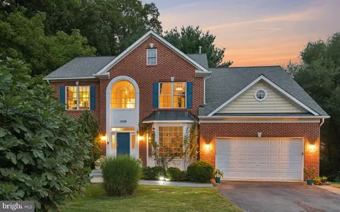 Exterior - 13129 Venetian Rd, Silver Spring, MD 20904 photo 9 of 10
