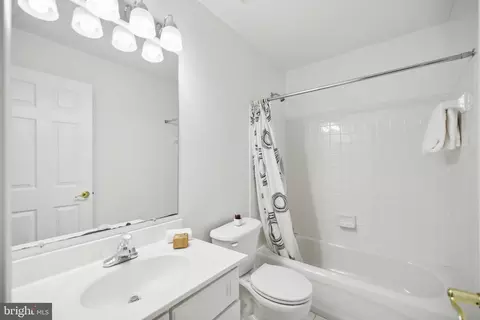 Bath - 13129 Venetian Rd, Silver Spring, MD 20904 photo 5 of 5