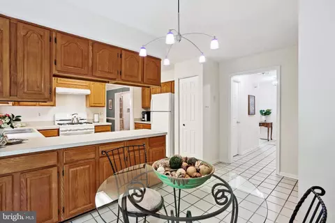 Entry Way - 608 Symphony Woods Dr, Silver Spring, MD 20901 photo 3 of 11