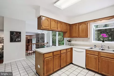 Kitchen - 608 Symphony Woods Dr, Silver Spring, MD 20901 photo 2 of 3