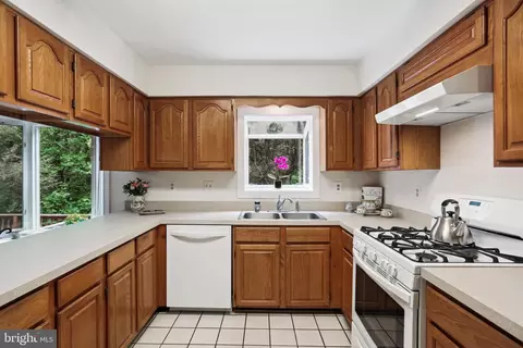 Kitchen - 608 Symphony Woods Dr, Silver Spring, MD 20901 photo 3 of 3