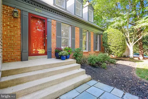608 Symphony Woods Dr, Silver Spring, MD 20901
