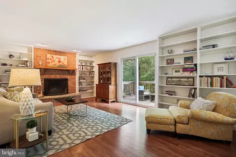 Living - 608 Symphony Woods Dr, Silver Spring, MD 20901 photo 4 of 7