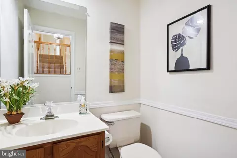 Entry Way - 608 Symphony Woods Dr, Silver Spring, MD 20901 photo 5 of 11