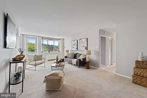 10401 Grosvenor Pl #701, Rockville, MD 20852