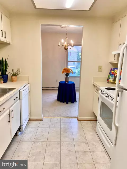 3398 Gleneagles Dr #73-2A, Silver Spring, MD 20906