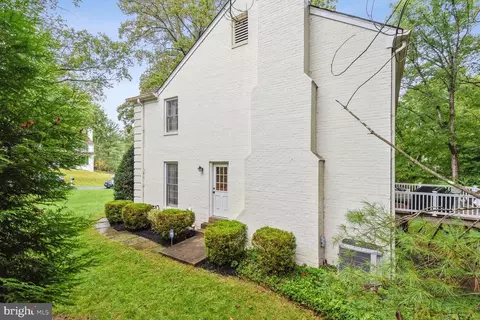 Exterior - 9437 Tobin Cir, Potomac, MD 20854 photo 5 of 8