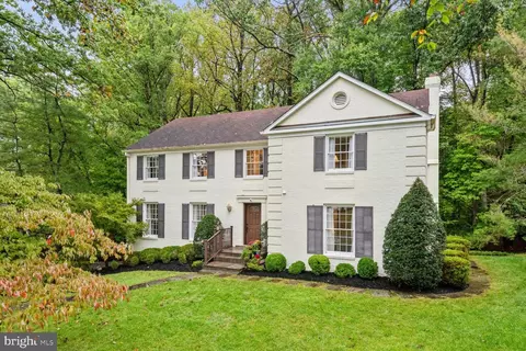 9437 Tobin Cir, Potomac, MD 20854