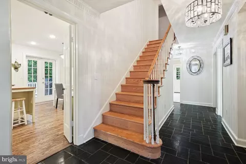 Entry Way - 9437 Tobin Cir, Potomac, MD 20854 photo 1 of 2