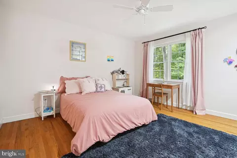 Bedroom - 9437 Tobin Cir, Potomac, MD 20854 photo 3 of 5