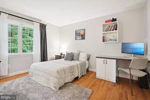 Bedroom - 9437 Tobin Cir, Potomac, MD 20854 photo 5 of 5