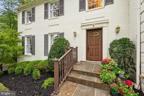Exterior - 9437 Tobin Cir, Potomac, MD 20854 photo 2 of 8