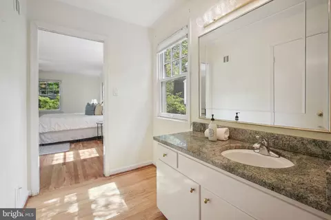 Bath - 4206 Maple Ter, Chevy Chase, MD 20815 photo 3 of 5