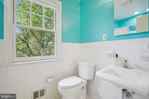 Bath - 4206 Maple Ter, Chevy Chase, MD 20815 photo 2 of 5