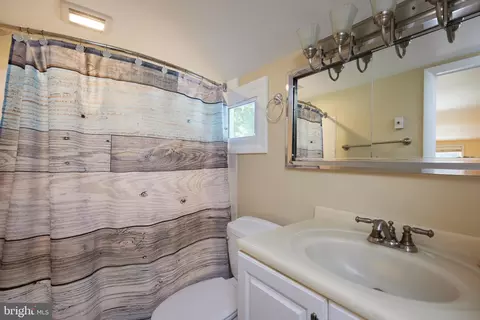 21100 Peach Tree Rd, Dickerson, MD 20842 photo 33