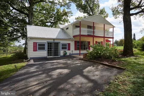 21100 Peach Tree Rd, Dickerson, MD 20842
