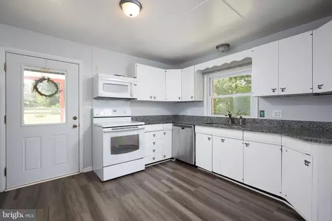 21100 Peach Tree Rd, Dickerson, MD 20842 photo 9