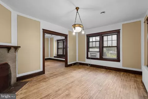 9403 Warren St, Silver Spring, MD 20910 photo 5