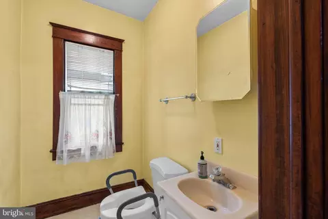 9403 Warren St, Silver Spring, MD 20910 photo 13
