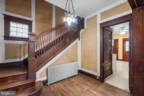 9403 Warren St, Silver Spring, MD 20910 photo 3