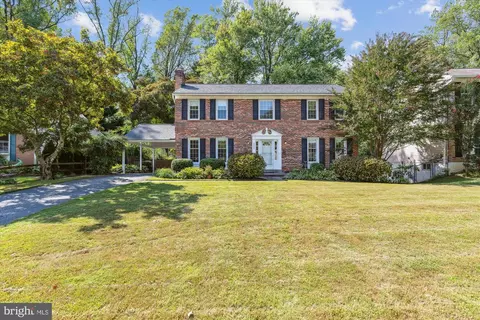 4736 Iris St, Rockville, MD 20853