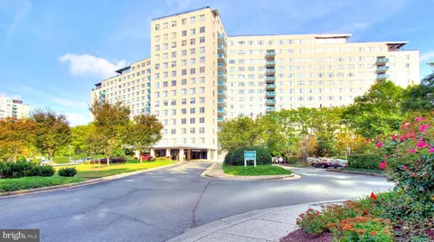 10401 Grosvenor Pl #1204, Rockville, MD 20852