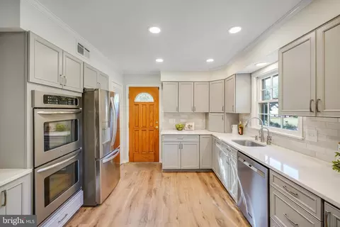 633 Whitingham Dr, Silver Spring, MD 20904 photo 17