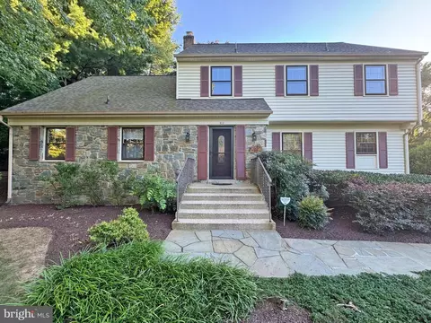633 Whitingham Dr, Silver Spring, MD 20904 photo 3