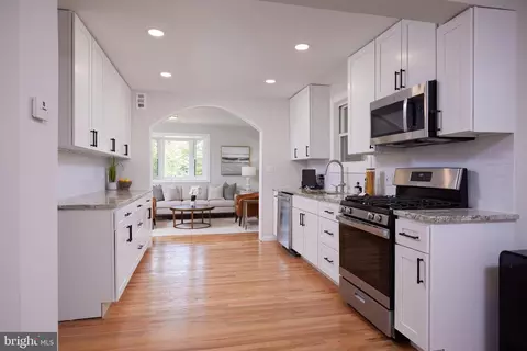 11832 Huggins Dr, Silver Spring, MD 20902 photo 9