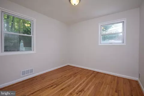 11832 Huggins Dr, Silver Spring, MD 20902 photo 24