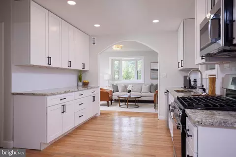 11832 Huggins Dr, Silver Spring, MD 20902 photo 10