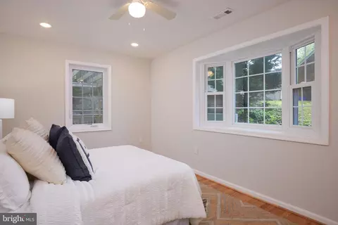 11832 Huggins Dr, Silver Spring, MD 20902 photo 16