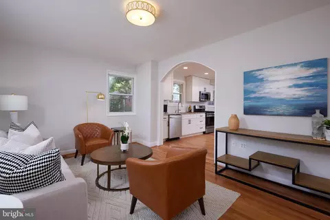 11832 Huggins Dr, Silver Spring, MD 20902 photo 6