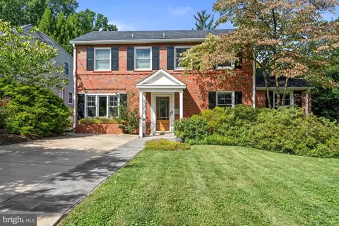 4903 Earlston Dr, Bethesda, MD 20816